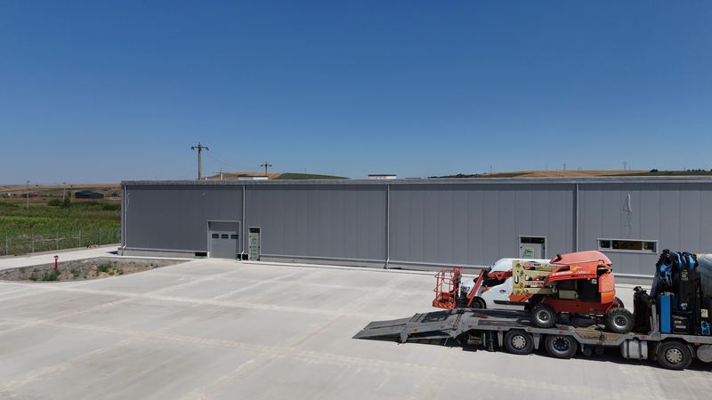 Acces TIR, curte logistică și loading dock